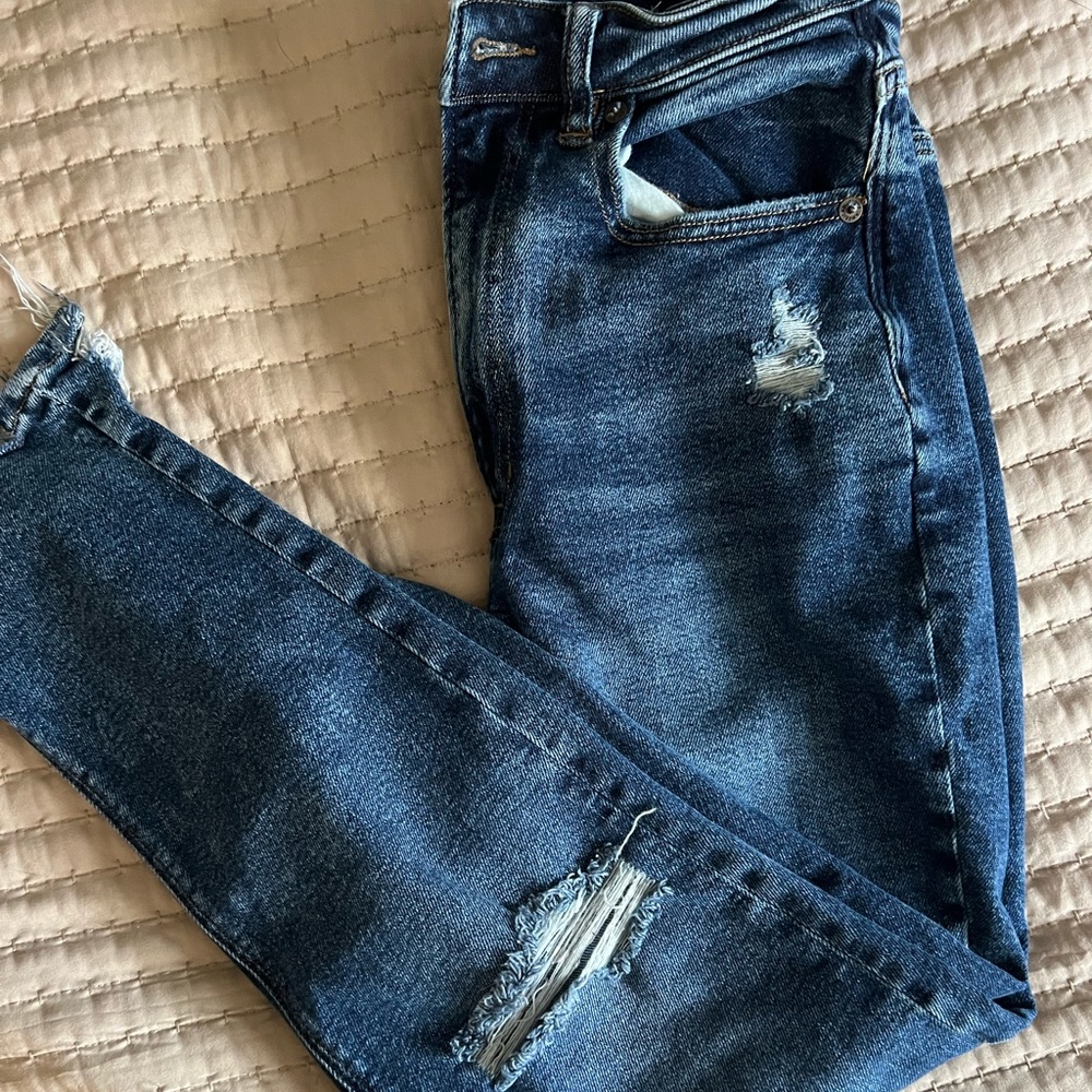 Distressed Mom Jean - Picture 1 of 4